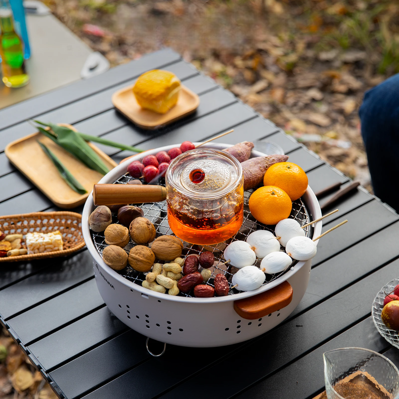 🍢 Mini Barbecue Portable Blanc avec Poignée en Bois | 31 x 31 x 13,5 cm
